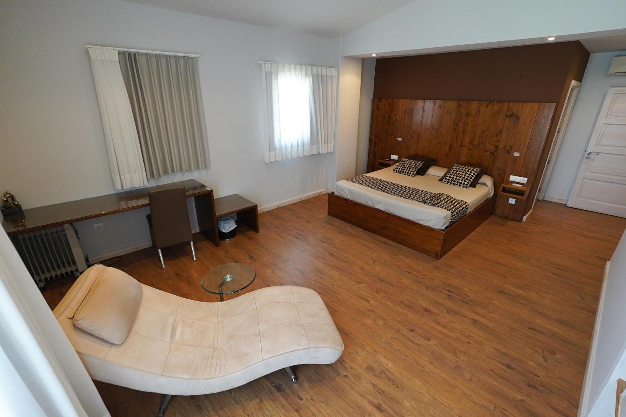 דלטברה Hotel Mas Prades מראה חיצוני תמונה
