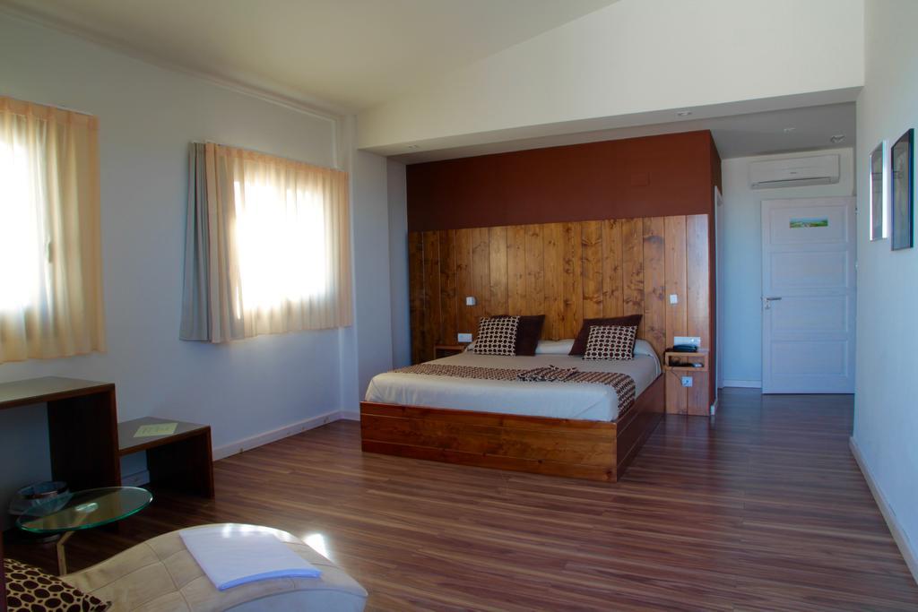 דלטברה Hotel Mas Prades חדר תמונה